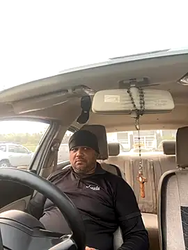 Dick 6inches online show from October 31, 2025, 2:12 am