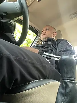 Dick 6inches online show from April 20, 2026, 1:19 am