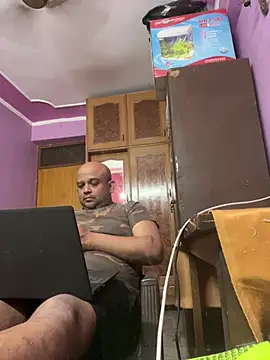 Dick 6inches online show from April 21, 2026, 7:36 am