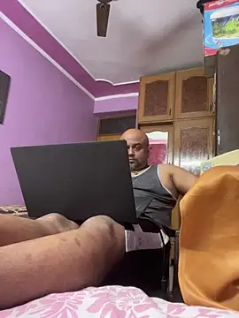 Dick 6inches online show from June 5, 2026, 9:04 am
