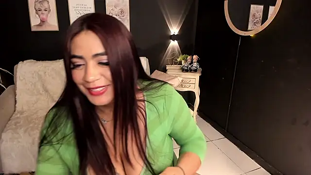 silvia lane online show from January 28, 2025, 7:22 am