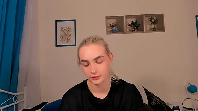 OliviaKisss online show from April 18, 2026, 7:18 pm