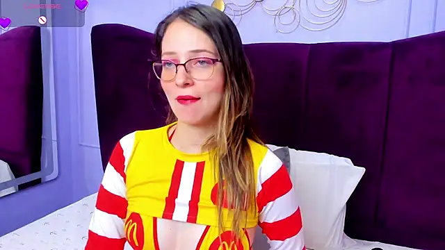 AmbeerWood  online show from March 9, 2025, 11:47 am