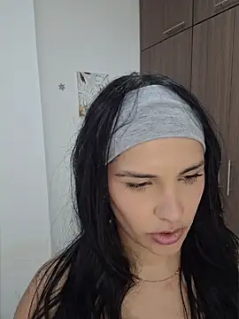 heyshaa online show from April 21, 2026, 7:50 pm