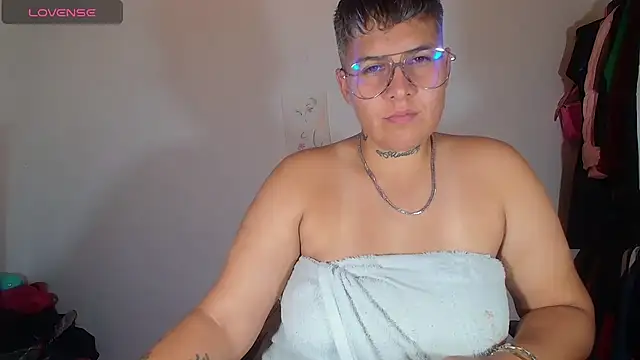 Yessi rousse online show from November 8, 2025, 11:58 pm