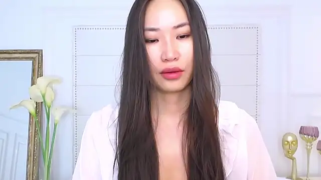 NaomiYuu online show from January 20, 2025, 2:43 am