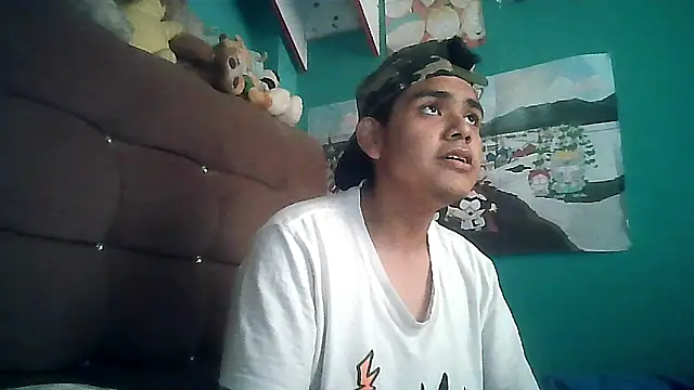 Valesh20 online show from October 19, 2025, 9:26 pm