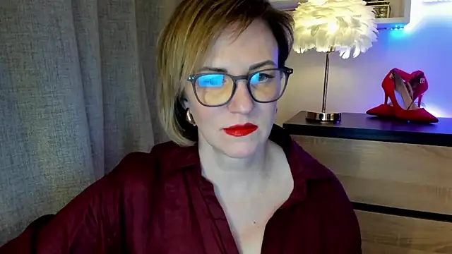 feliziaDesire online show from October 21, 2025, 1:01 pm