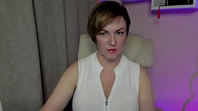 feliziaDesire online show from June 8, 2026, 12:38 pm