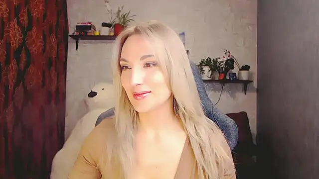 MillaXQueen online show from March 14, 2025, 11:56 am