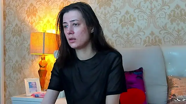 JuliaHunts online show from January 15, 2026, 6:18 am