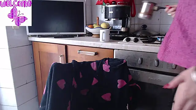 martachatte online show from March 11, 2025, 7:48 am