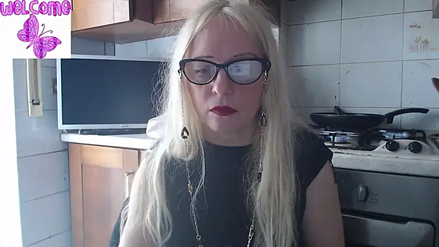 martachatte online show from March 13, 2025, 12:46 pm