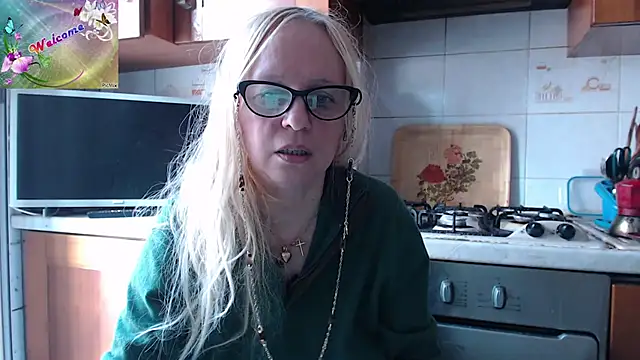 martachatte online show from September 24, 2025, 7:33 am