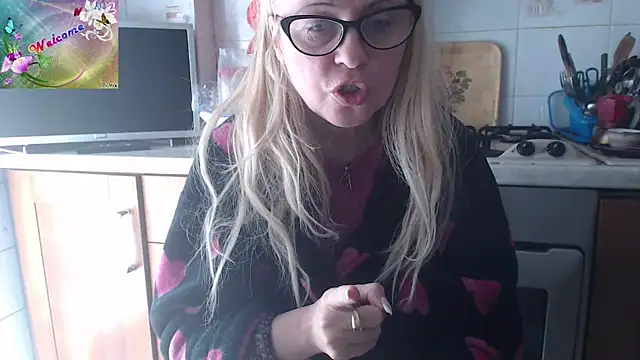 martachatte online show from October 4, 2025, 9:18 am