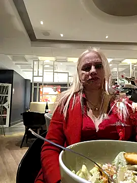 martachatte online show from April 20, 2026, 7:37 pm