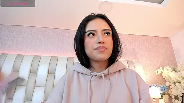 Rebeca jones online show from February 3, 2025, 2:02 pm