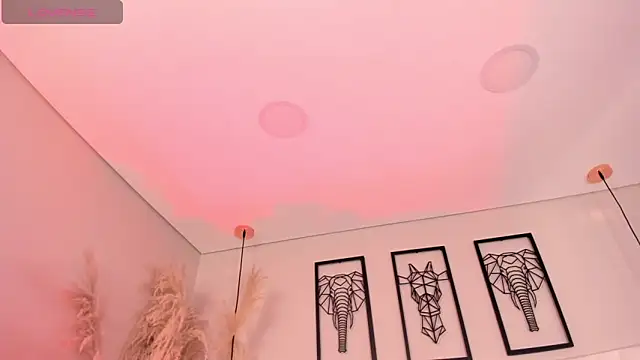 Rebeca jones online show from October 9, 2025, 12:25 pm