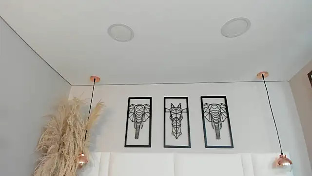 Rebeca jones online show from November 1, 2025, 1:13 pm