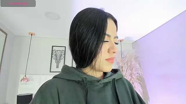 Rebeca jones online show from November 5, 2025, 12:16 pm