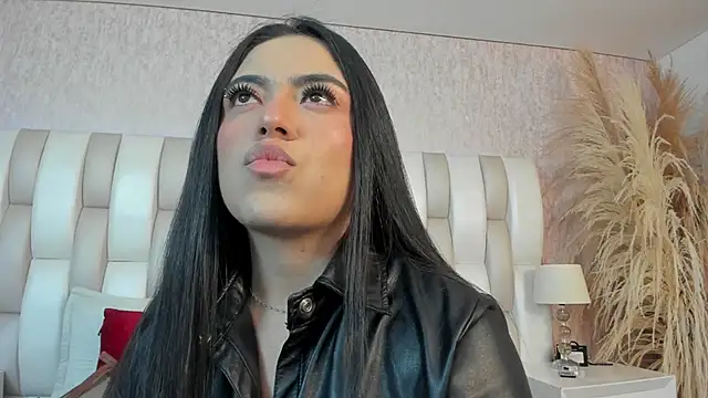 Rebeca jones online show from April 22, 2026, 12:18 pm