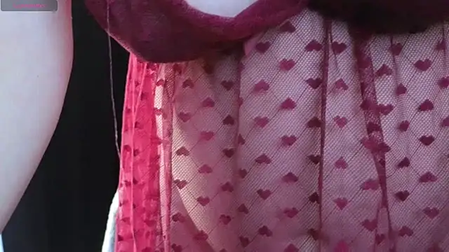 Mia G0ld online show from April 11, 2026, 12:20 pm