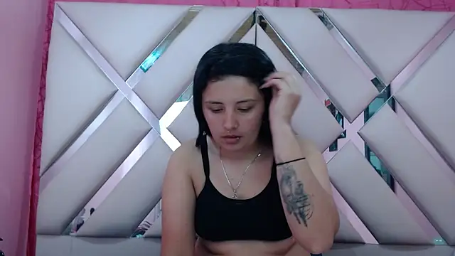 nathaly low1 online show from September 24, 2025, 3:21 am