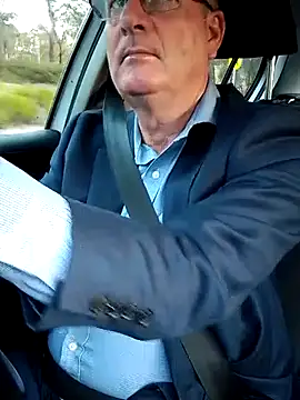 stiffandlubedxh online show from February 24, 2025, 8:14 pm