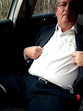 stiffandlubedxh online show from September 22, 2025, 10:01 pm