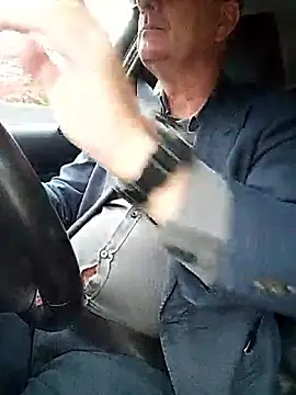 stiffandlubedxh online show from April 14, 2026, 9:10 pm