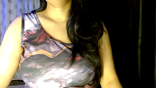 janifer001 online show from February 7, 2026, 12:14 am