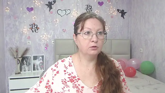 VanessaHotts online show from February 1, 2025, 6:00 am