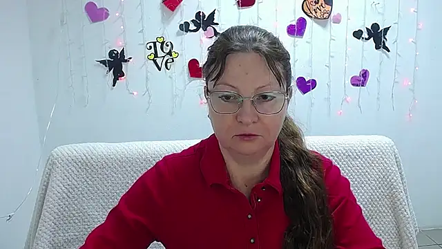 VanessaHotts online show from February 21, 2025, 5:56 am