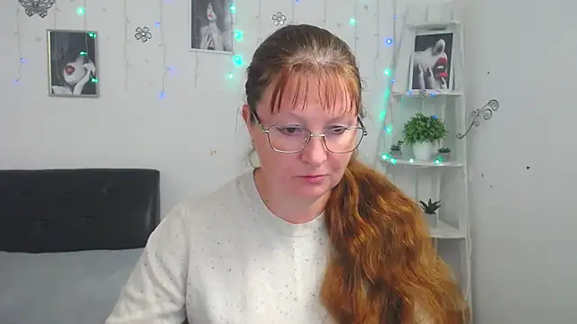 VanessaHotts online show from October 3, 2025, 7:16 am