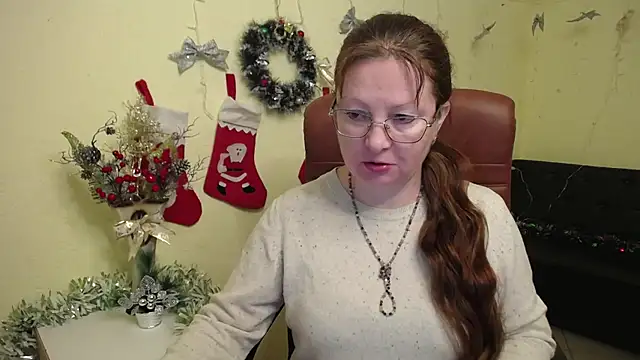 VanessaHotts online show from December 3, 2025, 6:10 am