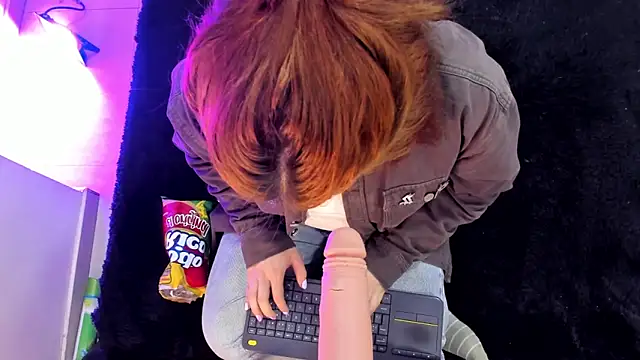 JulietaAlves online show from March 5, 2026, 11:17 am