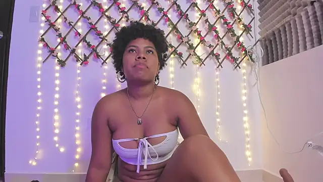 naughty ebonyy online show from April 22, 2026, 3:09 am