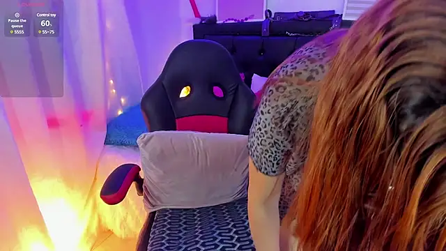 lonely shewolf online show from January 29, 2025, 8:35 pm