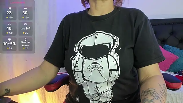 lonely shewolf online show from March 1, 2025, 6:43 pm