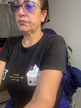 lonely shewolf online show from March 23, 2026, 7:18 pm