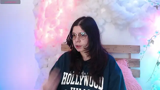 Mey moon online show from February 5, 2025, 12:10 am