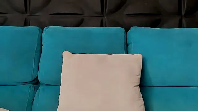 Sami Hotie1 online show from April 15, 2026, 4:25 pm