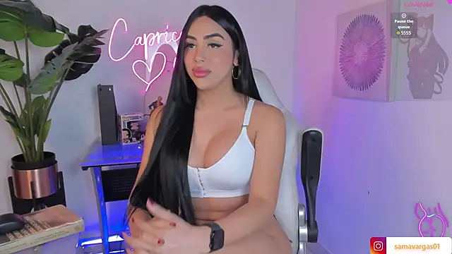 Korina Saenz01 online show from November 8, 2025, 11:47 pm