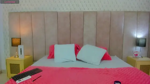 KiaraBrownn online show from February 3, 2025, 12:57 pm