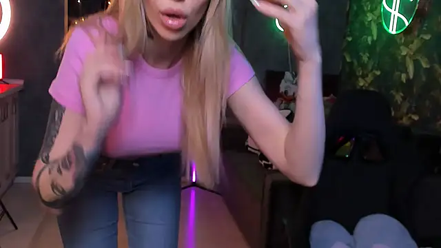 Blckmirrorr online show from January 26, 2025, 1:47 pm