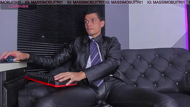 massimo g online show from April 15, 2026, 11:49 pm