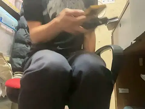 wSilEliaXm online show from February 3, 2025, 7:40 am