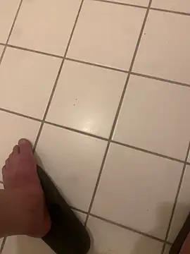 Snapshot of luay187 chatting on April 1, 2026, 11:35 pm luay187 online show from April 1, 2026, 11:35 pm