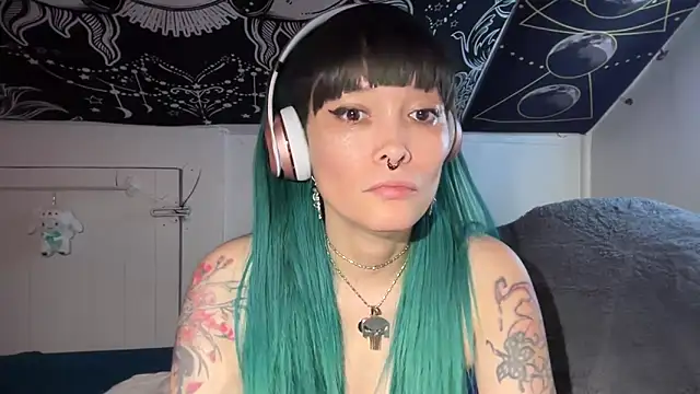 FRRANNKIE online show from February 6, 2025, 6:35 pm