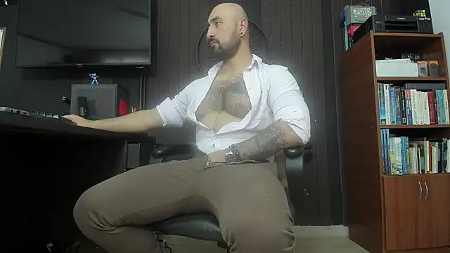 Leon 1234 online show from November 18, 2025, 7:07 pm